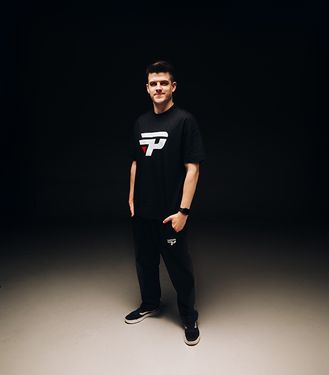 CAMISETA PRETA LOGO G